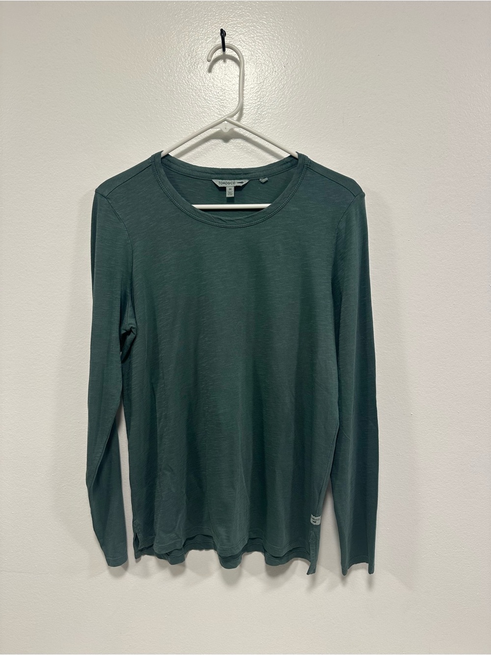 Toad&Co Women's Long-Sleeve organic cotton Crew Tee in Teal Green Size medium - Picture 2 of 6